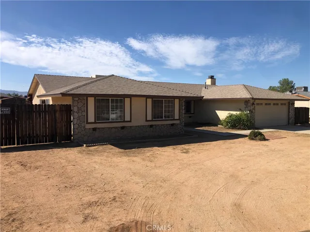 22803 Nalatapa Road, Apple Valley, California 92307