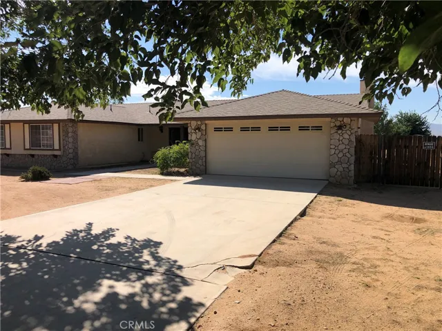 22803 Nalatapa Road, Apple Valley, California 92307