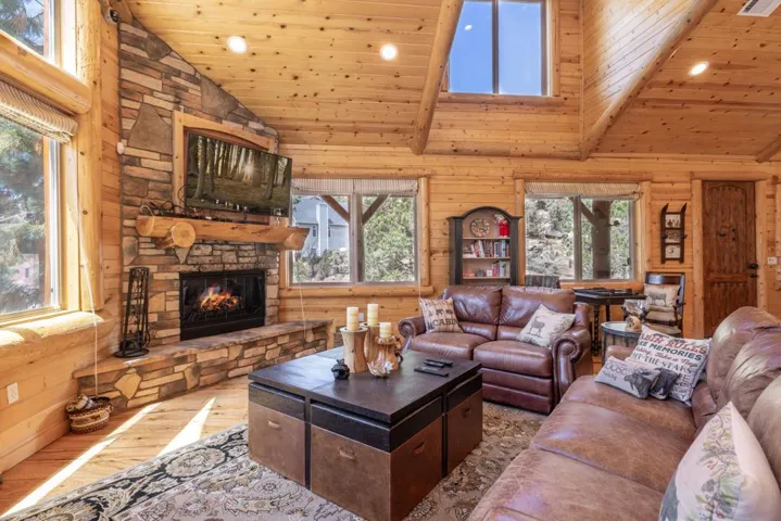 008_High Ceilings