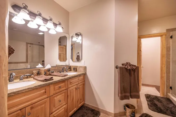 023_Master Bathroom