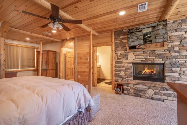 022_Master Suite Fireplace