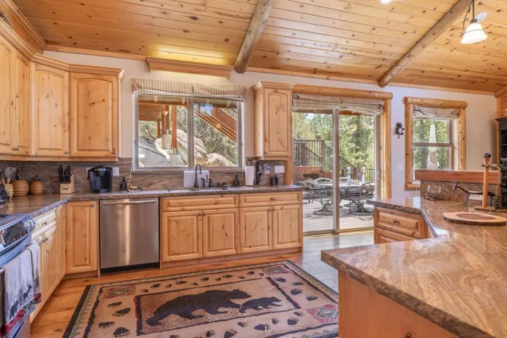 012_Kitchen