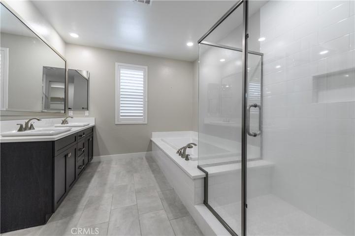 166 Scale, Irvine, California 92618
