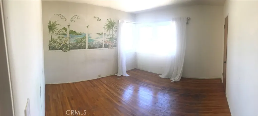 Front facing bedroom-decorate it the way you want