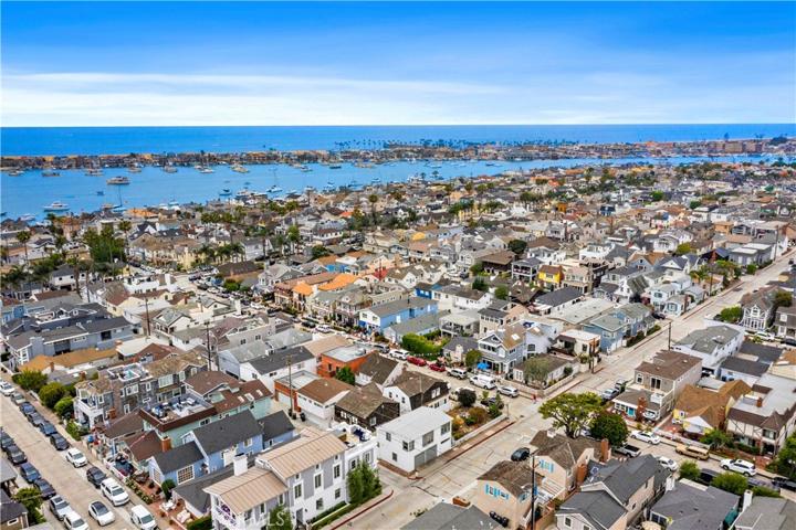 224 1/2 Amethyst Avenue, Newport Beach, California 92662