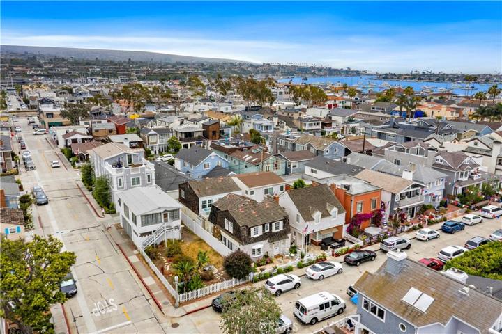 224 1/2 Amethyst Avenue, Newport Beach, California 92662