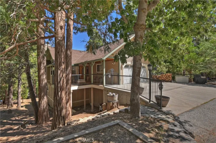 552 Pioneer Road, Lake Arrowhead, California 92352