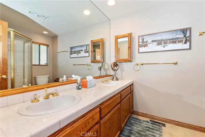 552 Pioneer Road, Lake Arrowhead, California 92352
