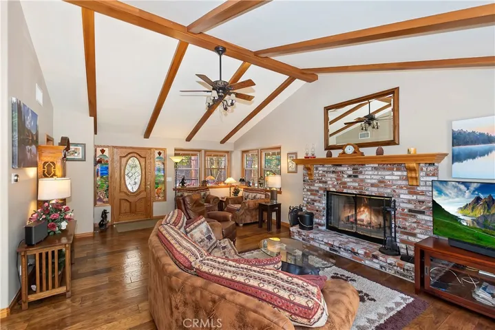 552 Pioneer Road, Lake Arrowhead, California 92352