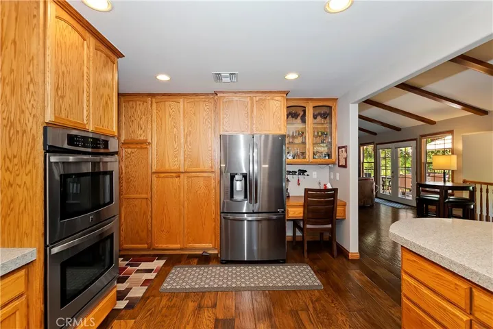552 Pioneer Road, Lake Arrowhead, California 92352