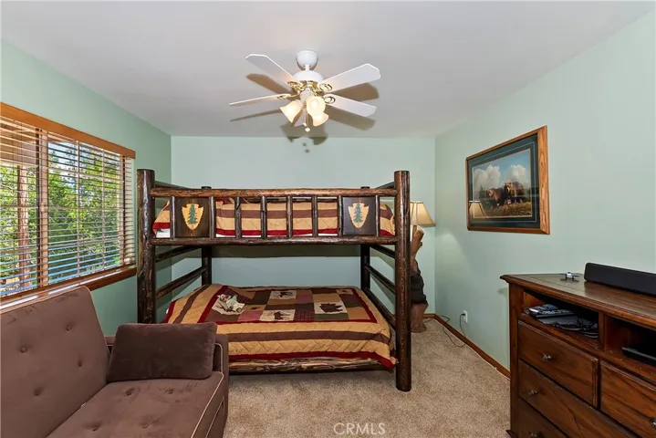 552 Pioneer Road, Lake Arrowhead, California 92352