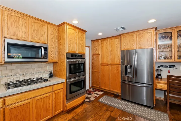 552 Pioneer Road, Lake Arrowhead, California 92352