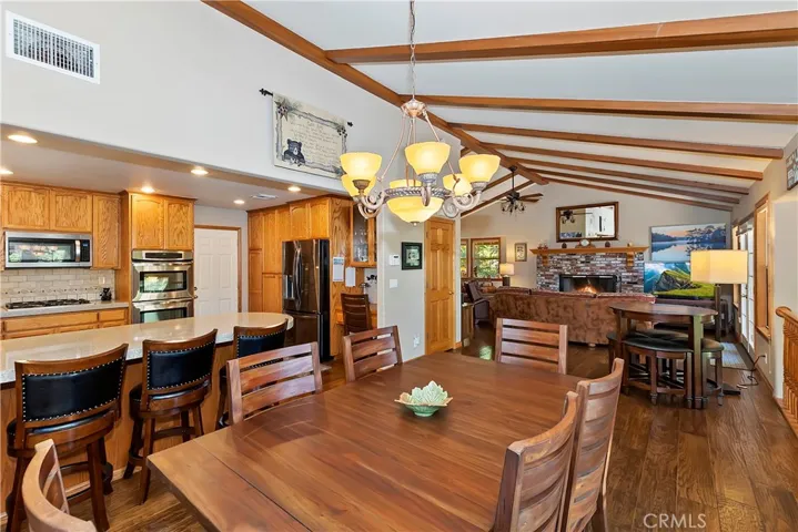 552 Pioneer Road, Lake Arrowhead, California 92352