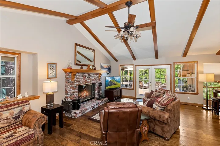 552 Pioneer Road, Lake Arrowhead, California 92352