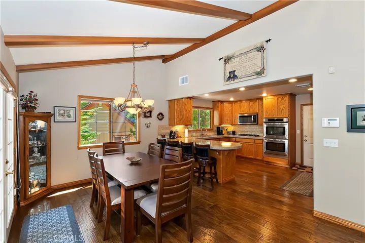 552 Pioneer Road, Lake Arrowhead, California 92352