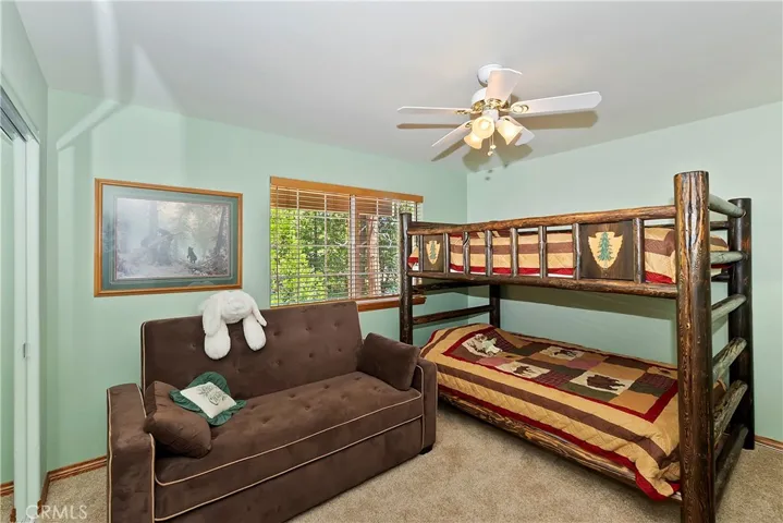 552 Pioneer Road, Lake Arrowhead, California 92352