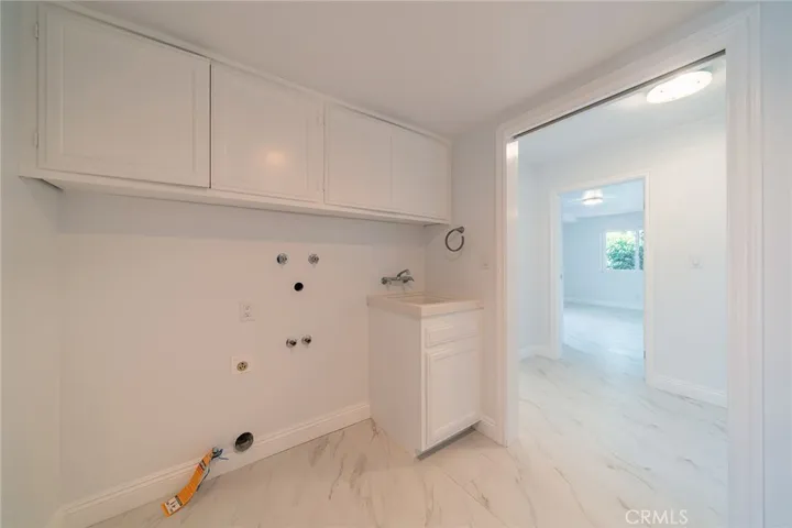 Laundry room to the downstairs bedrooms