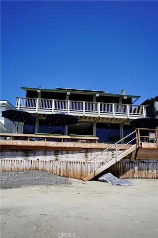 STAIRS DIRECTLY TO SAND