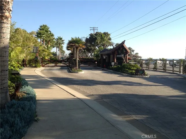 ENTRY GATE CAPISTRANO BAY DISTRICT