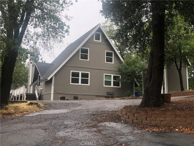 front of house with circular driveway