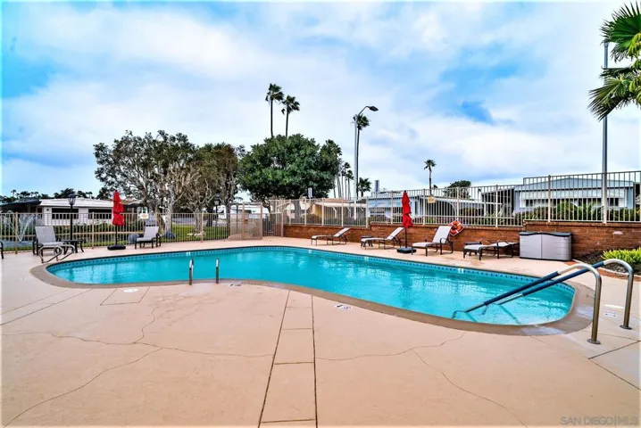 7252 San Luis St, Carlsbad, California 92011