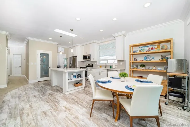 7252 San Luis St, Carlsbad, California 92011