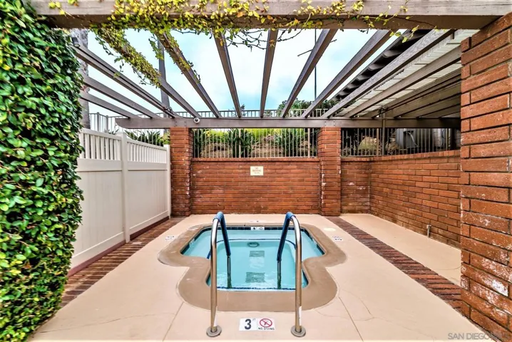 7252 San Luis St, Carlsbad, California 92011