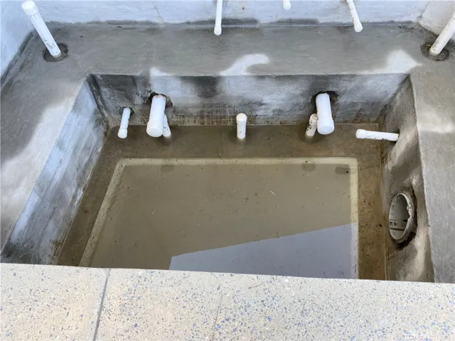 Spa looking into bar