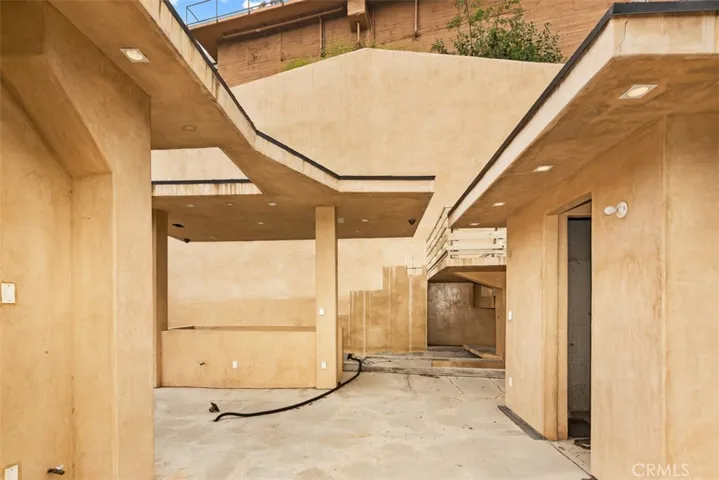 1955 Curson Place, Hollywood Hills, California 90046