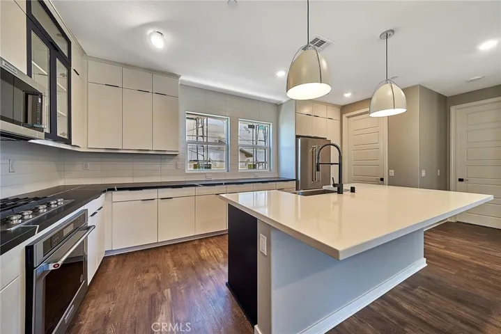27658 Rockcrest Road, San Pedro, California 90732