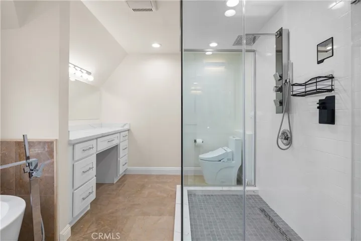 Master bedroom #2 bath