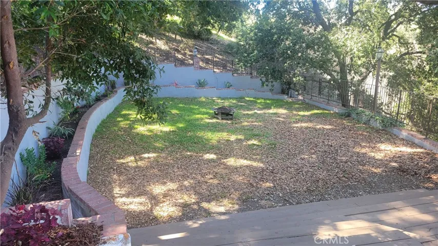 Huge yard with planter