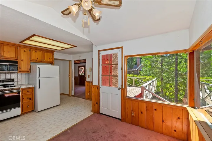 311 Oak Dr., Lake Arrowhead, California 92352