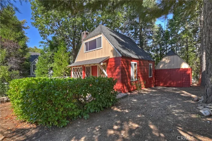 311 Oak Dr., Lake Arrowhead, California 92352