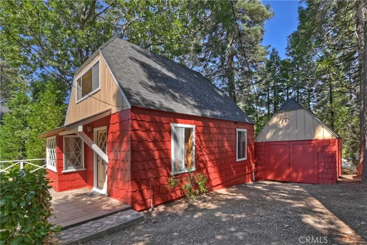 311 Oak Dr., Lake Arrowhead, California 92352