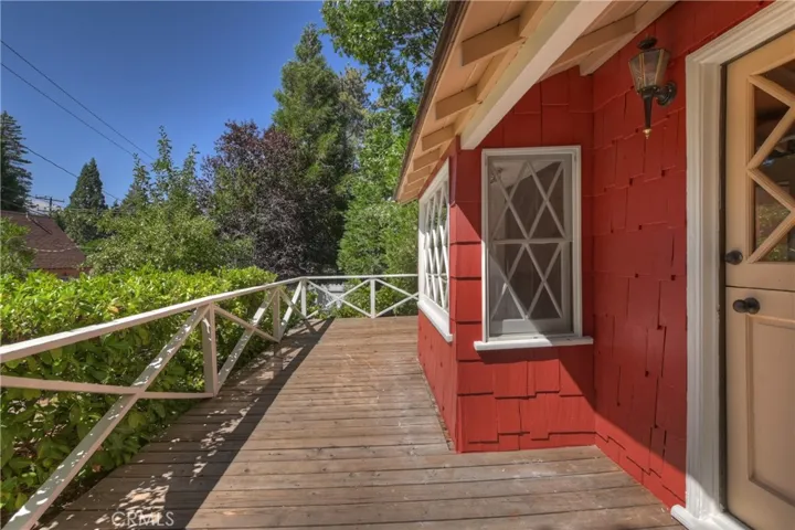 311 Oak Dr., Lake Arrowhead, California 92352