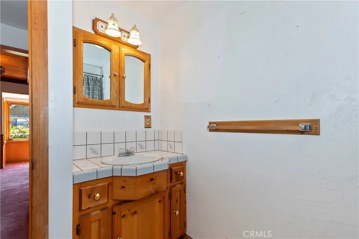 311 Oak Dr., Lake Arrowhead, California 92352