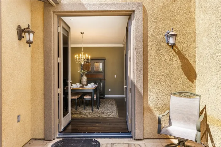 Side yard looking into Dining area