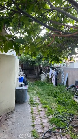 12315 Freeman Avenue, Hawthorne, California 90250