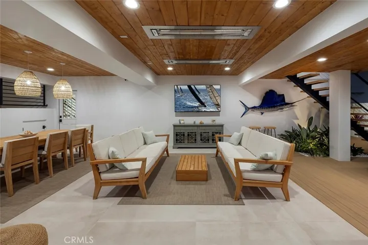 16385 Maruffa Circle, Huntington Beach, California 92649