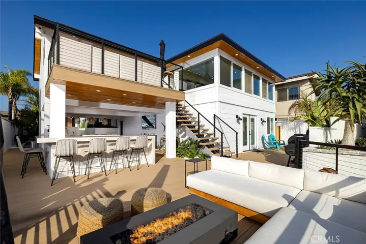 16385 Maruffa Circle, Huntington Beach, California 92649