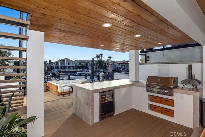 16385 Maruffa Circle, Huntington Beach, California 92649