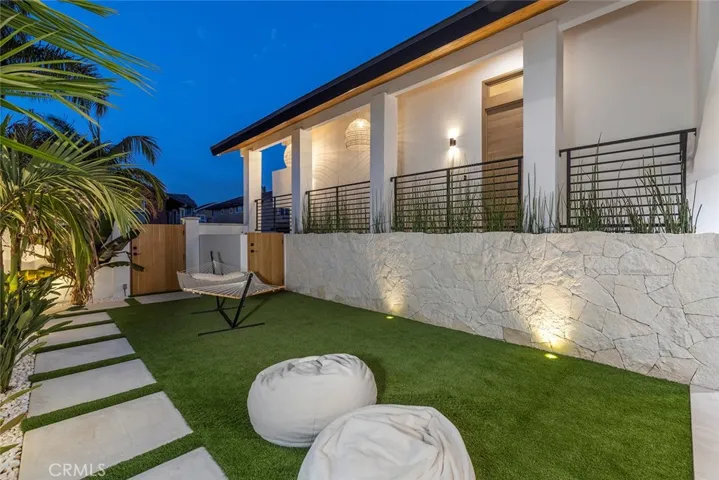 16385 Maruffa Circle, Huntington Beach, California 92649