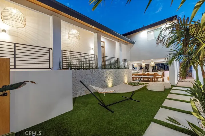 16385 Maruffa Circle, Huntington Beach, California 92649