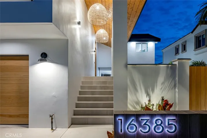 16385 Maruffa Circle, Huntington Beach, California 92649