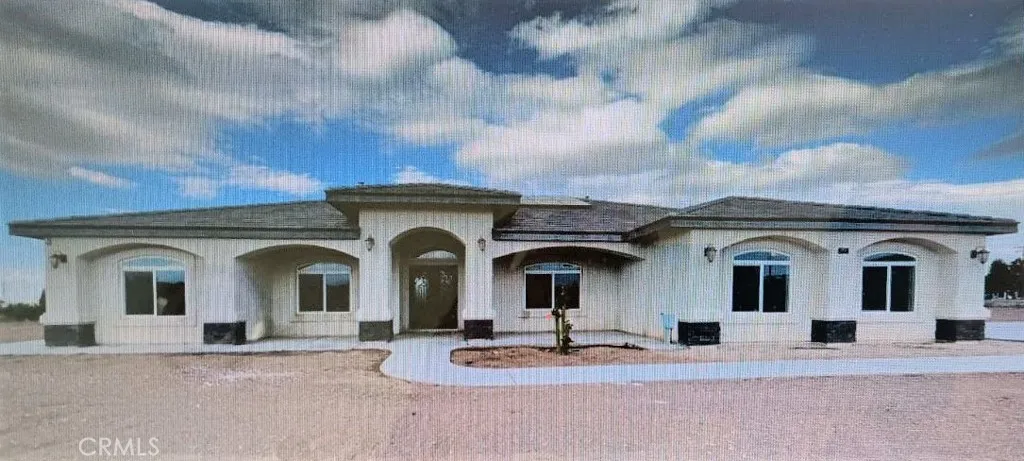 9720 Elm Street, Oak Hills, California 92344