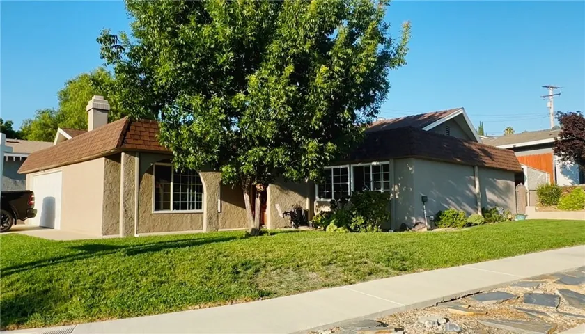 28034 Langside Avenue, Canyon Country, California 91351