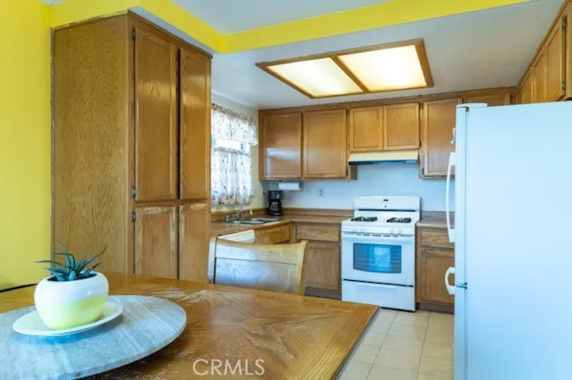 11411 2nd Avenue, Hesperia, California 92345