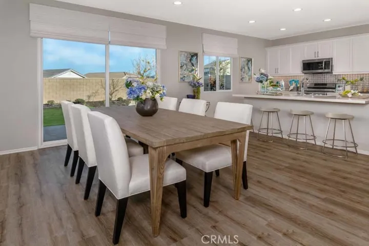 Photo of Model showing Open Dining Area. 
ea