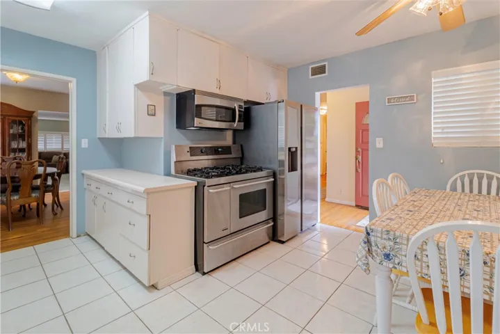 702 W Carter Drive, Glendora, California 91740
